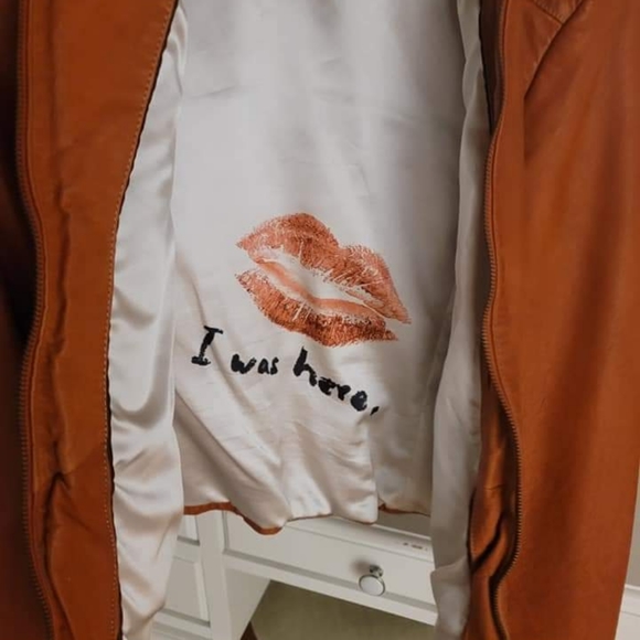 Leather coats - Picture 3 of 5